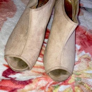 Scent of Mii’s handpicked Hard worn heels